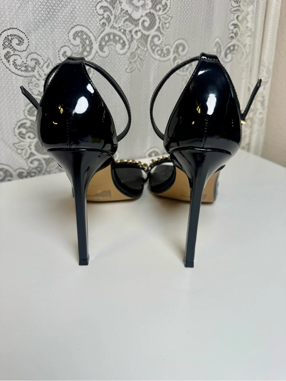 Express chic black